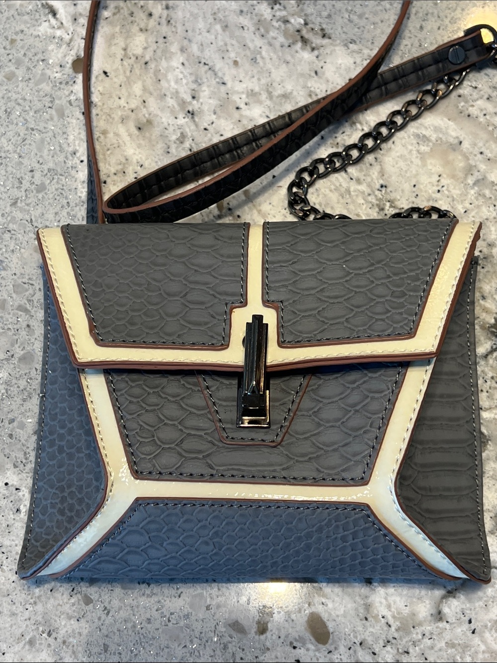 RACHEL Rachel Roy Faux Croc Geometric TurnLock Crossbody Bag Grey/Ivory Like New